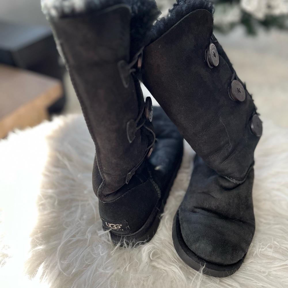 Ugg Bailey Button - image 2